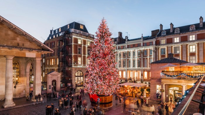 When does london start decorating for christmas 2022