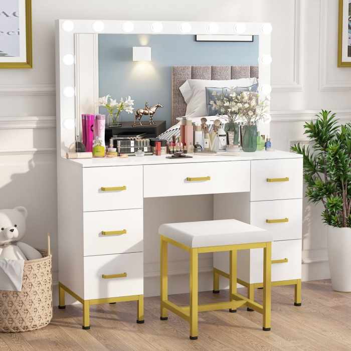 How to decorate makeup room