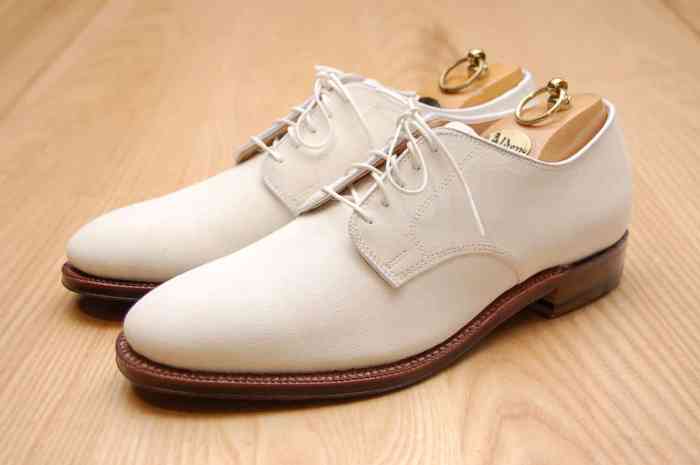 White dress shoes mens outfit